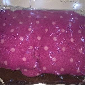 Pink comforter! (Not pink brand)